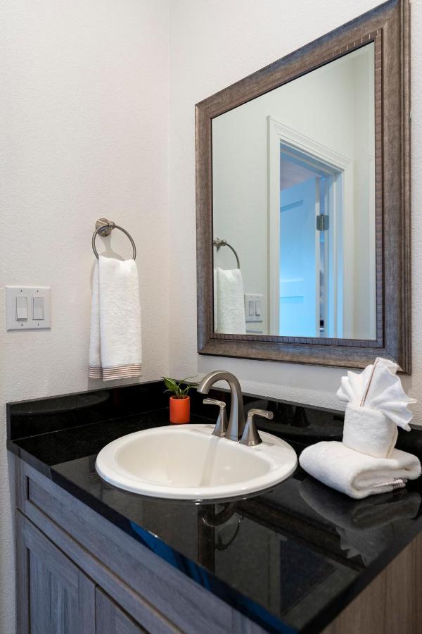 Villa Container Haus Pet Friendly With Cowboy Pool Fredericksburg Exterior foto