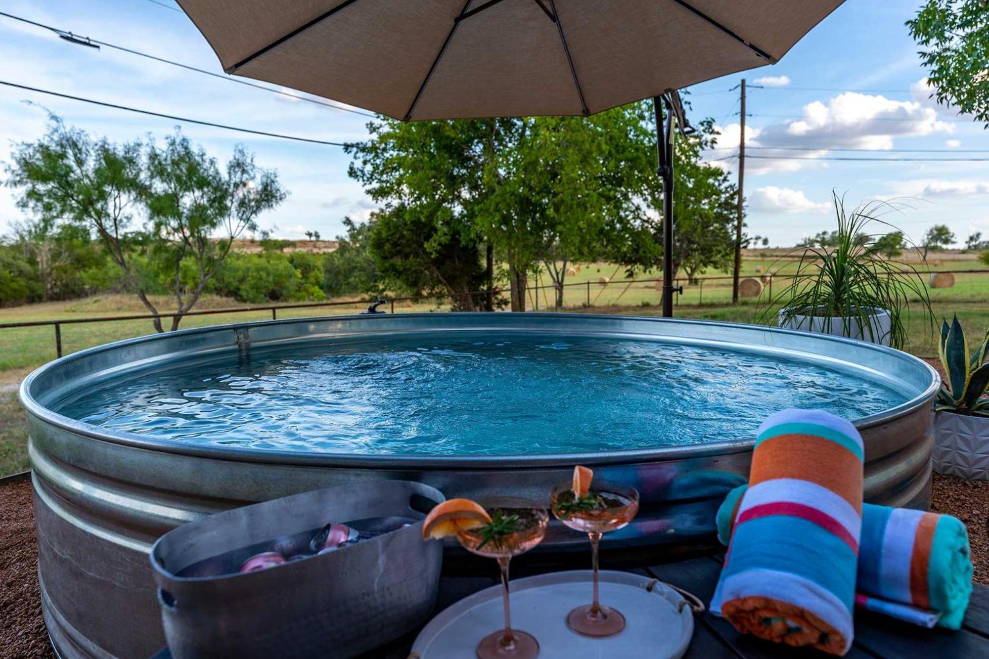 Villa Container Haus Pet Friendly With Cowboy Pool Fredericksburg Exterior foto