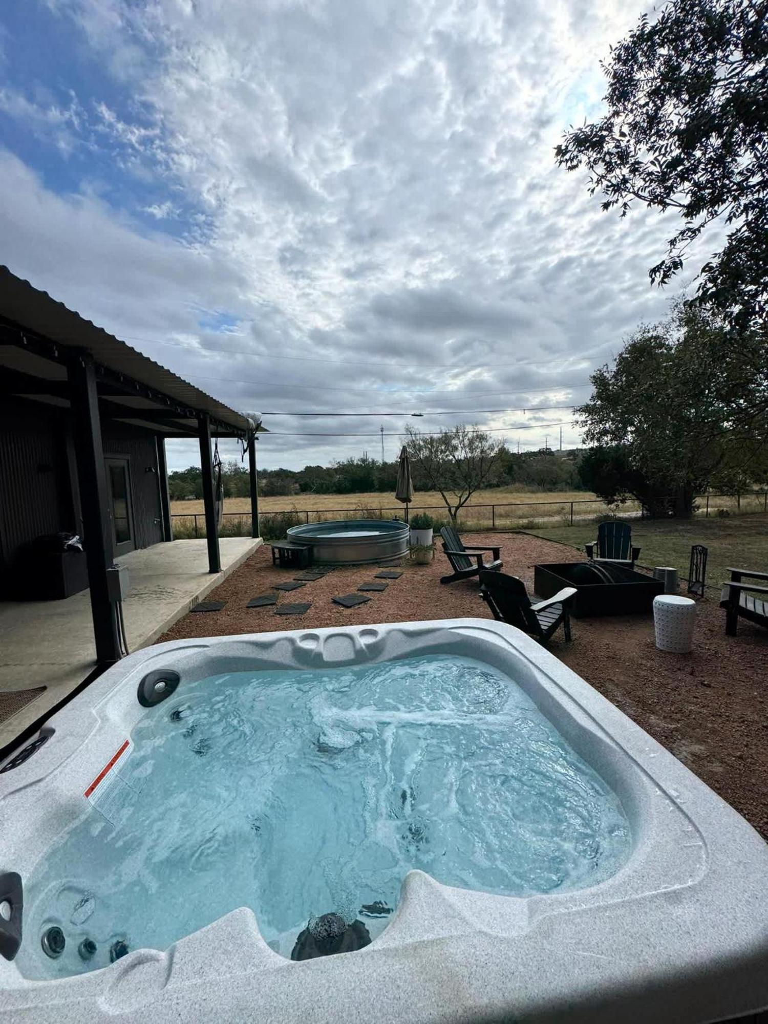 Villa Container Haus Pet Friendly With Cowboy Pool Fredericksburg Exterior foto