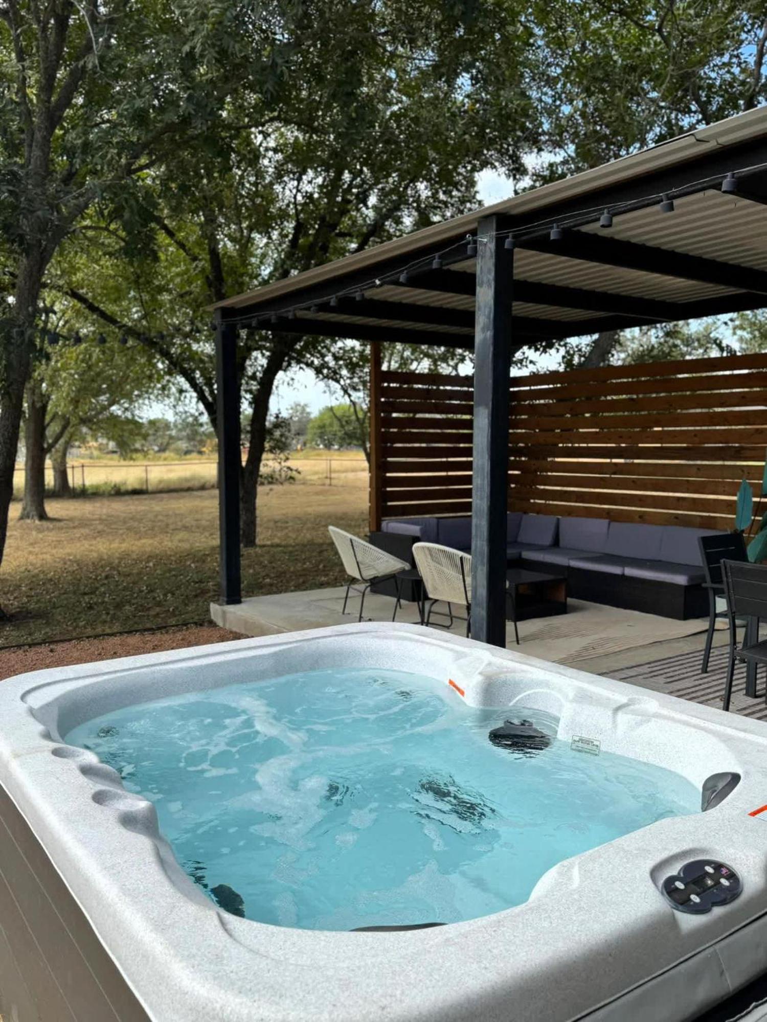 Villa Container Haus Pet Friendly With Cowboy Pool Fredericksburg Exterior foto